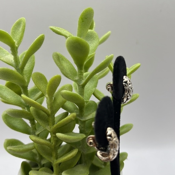 Vintage JJG Jonette Jewelry Silver Filigree Earrings. Clip on Easy to Wear - Picture 4 of 8